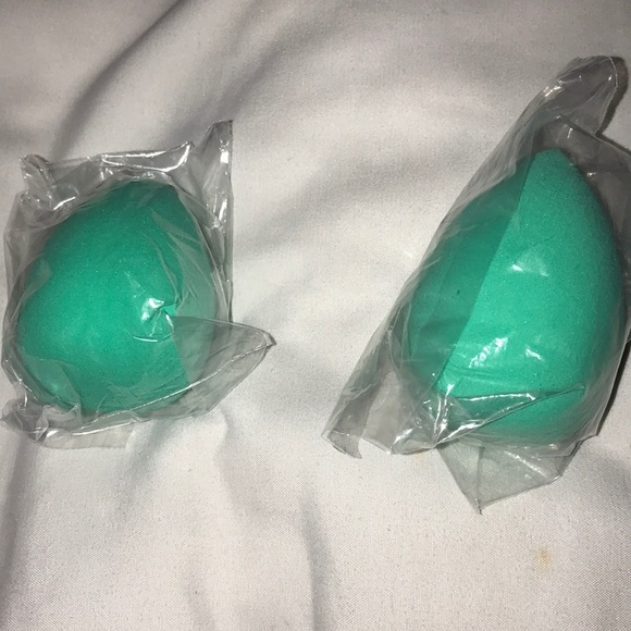 Gave to my sister ! Sales on here are deaddddd - Picture 6 of 8